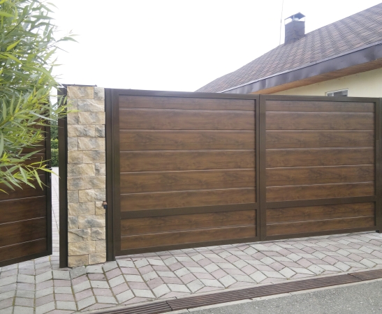 Распашные ворота в Армавире